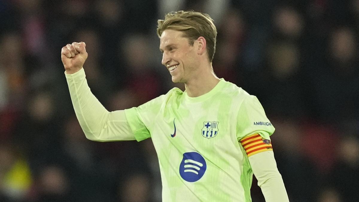 Frenkie de Jong festeja su gol al Mallorca en Son Moix.