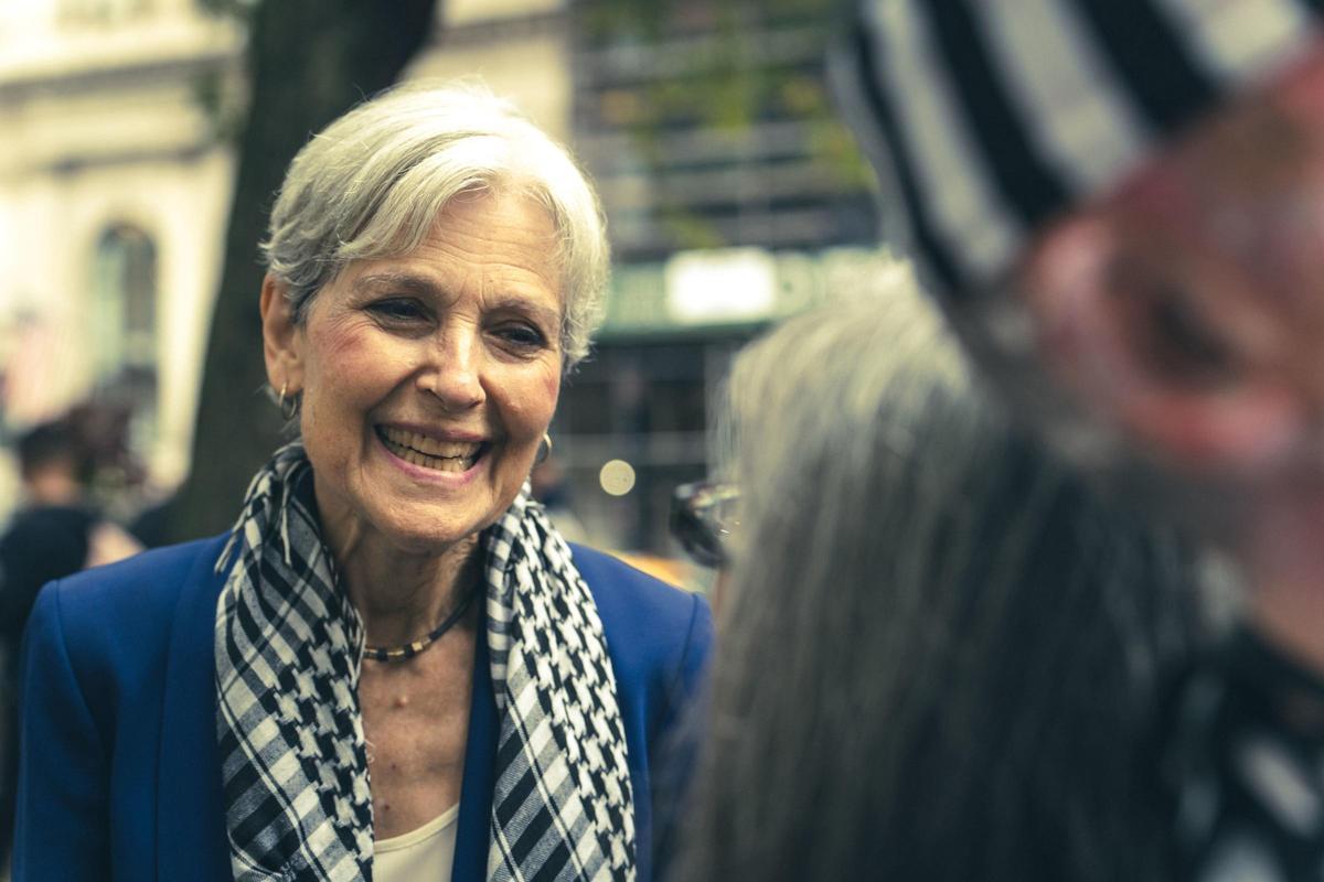 Quién es Jill Stein, la candidata que podría quitarle votos a Donald Trump y Kamala Harris