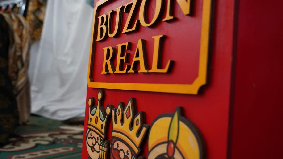 Buzón donde los niños depositan sus peticiones de regalos.