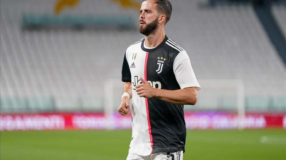 segea53904830 miralem pjanic of juventus fc during the italian championshi200629145621