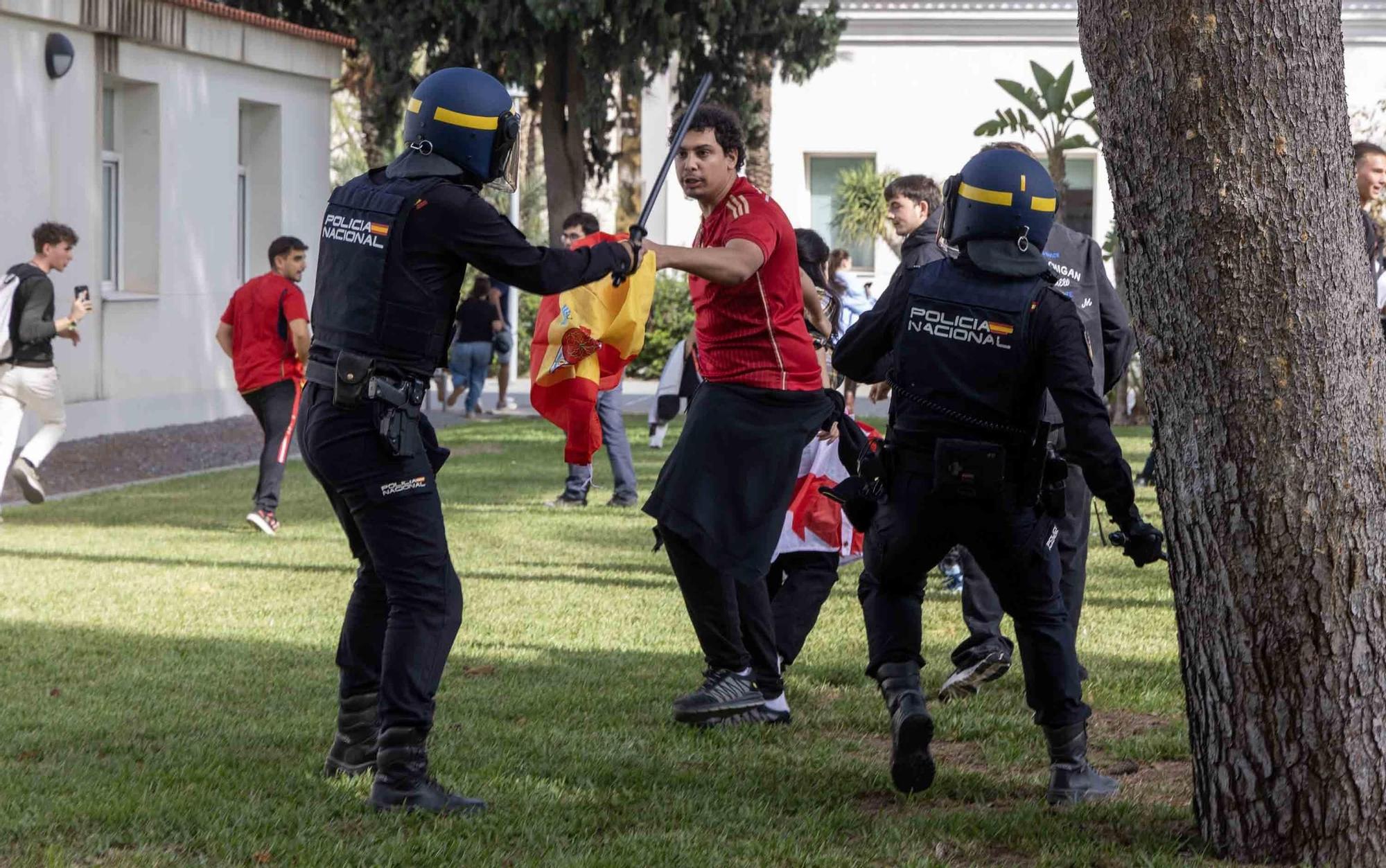 Tensión en la Universidad de Alicante por la visita de Vito Quiles