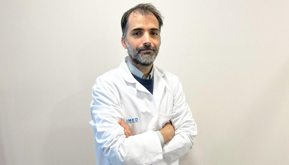 El urólogo Javier Piñero, especialista en IMED Elche.