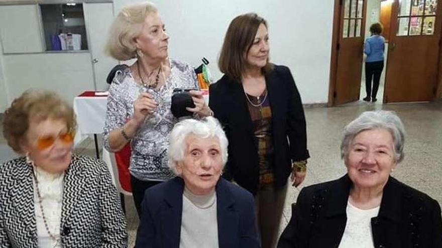 Petra San Román cumple cien años en el Centro Zamorano de Buenos Aires