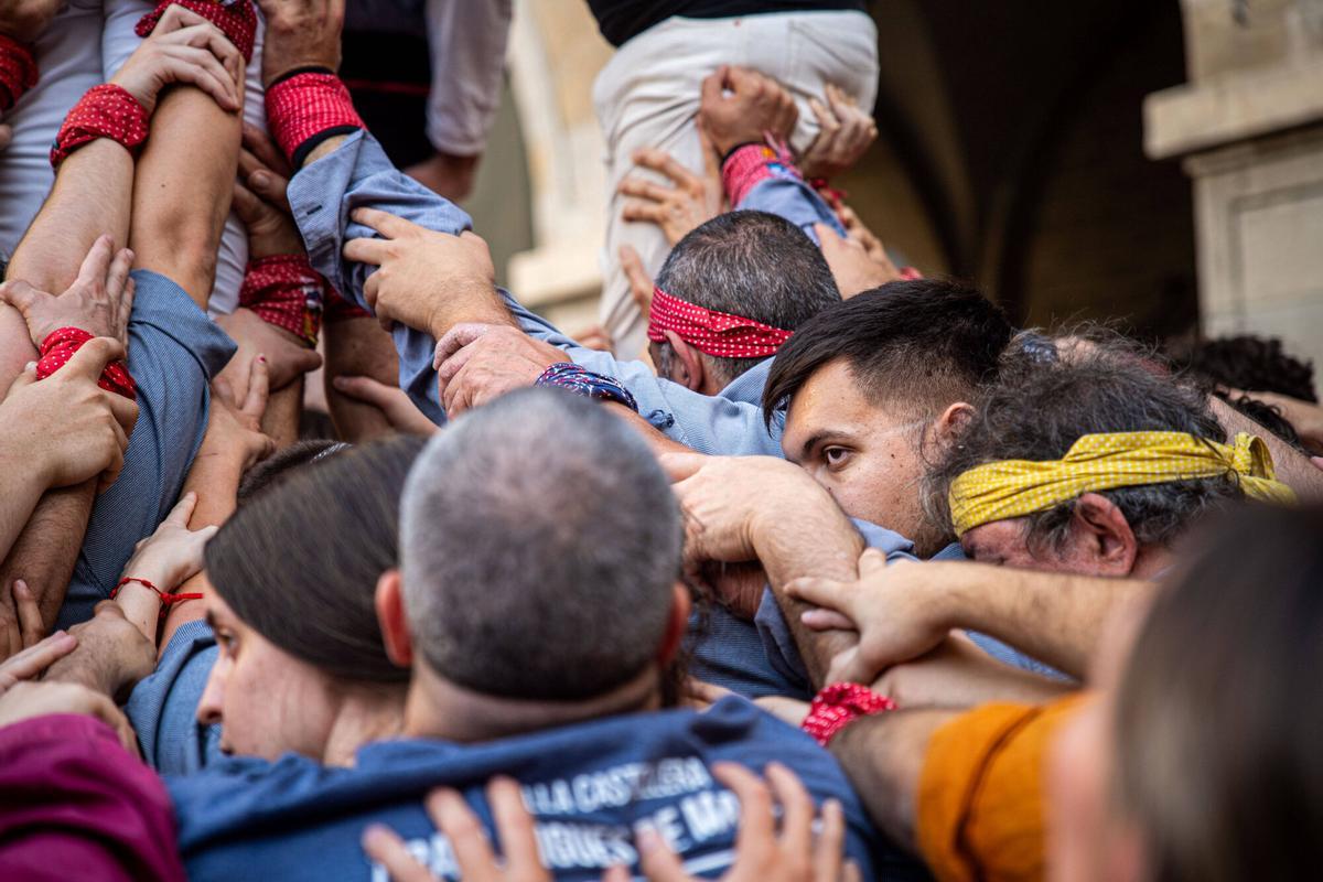 Les imatges de la Diada castellera de colles de l'eix, a Manresa Les imatges de la Diada castellera de colles de l'eix, a Manresa