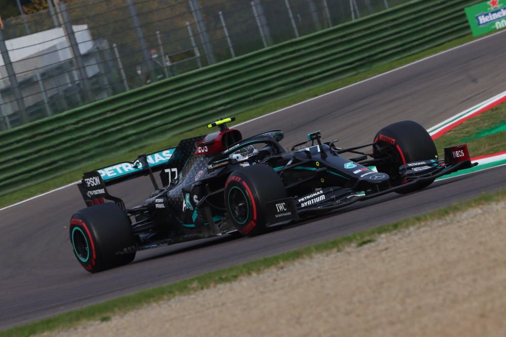 Hamilton se impone en Imola.