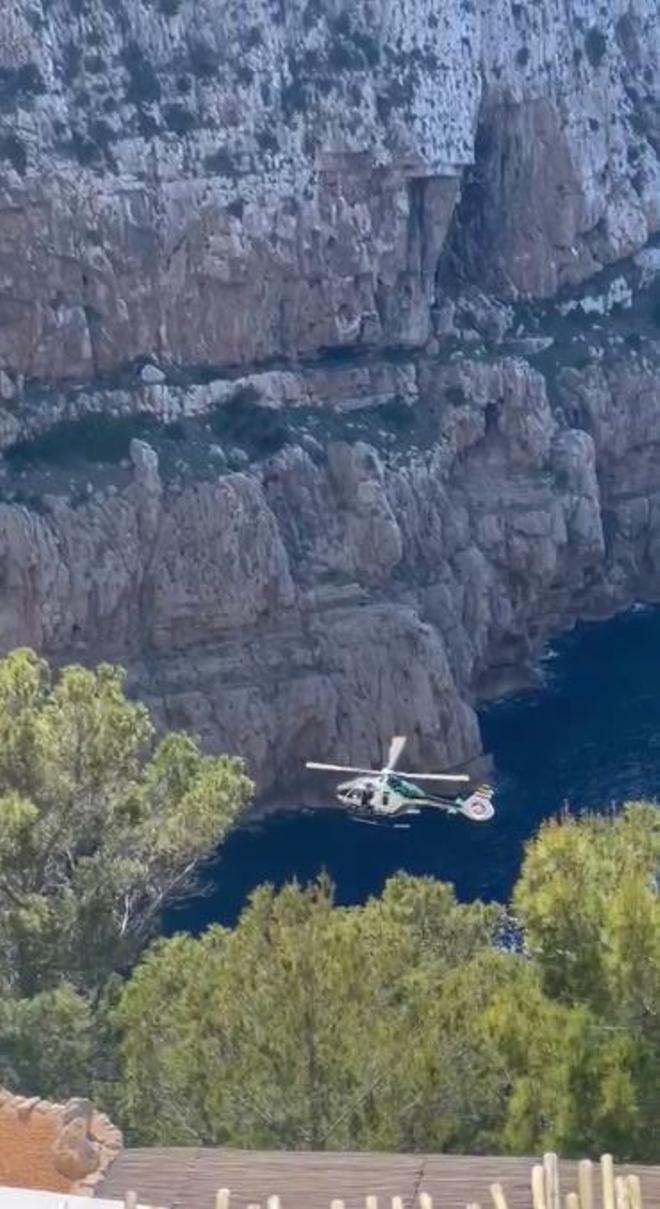 Herido grave un joven de 19 años en Ibiza tras caer de una altura de 10 metros en un acantilado