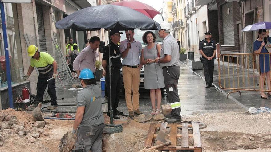 Cuatro bomberos intoxicados y 50 vecinos desalojados por un escape de gas en Yecla