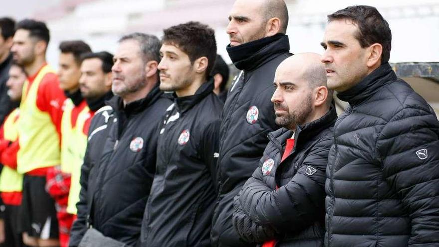 Los integrantes de cuerpo técnico del Zamora CF, antes del partido.