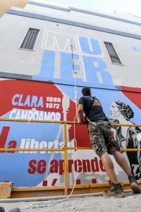 15-04-19 LAS PALMAS DE GRAN CANARIA.CALLEJON LAS LAGUNETAS. LAS PALMAS DE GRAN CANARIA. Fotos de un mural que estan pintando en un solar en el callejon Las Lagunetas.  | 15/04/2019 | Fotógrafo: Juan Carlos Castro