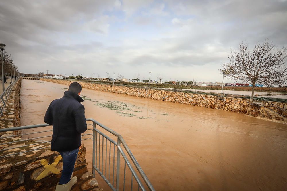 Los pluviómetros han recogido más de cien litros por metro cuadrado en Pilar de la Horadada tras el paso de la borrasca Gloria