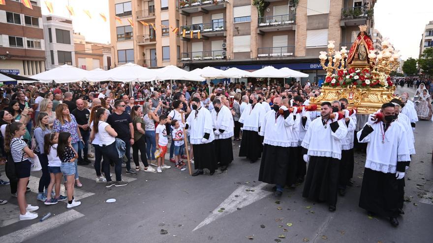 GALERÍA I Fervor en las calles de Almassora por el traslado y ofrenda a Santa Quitèria