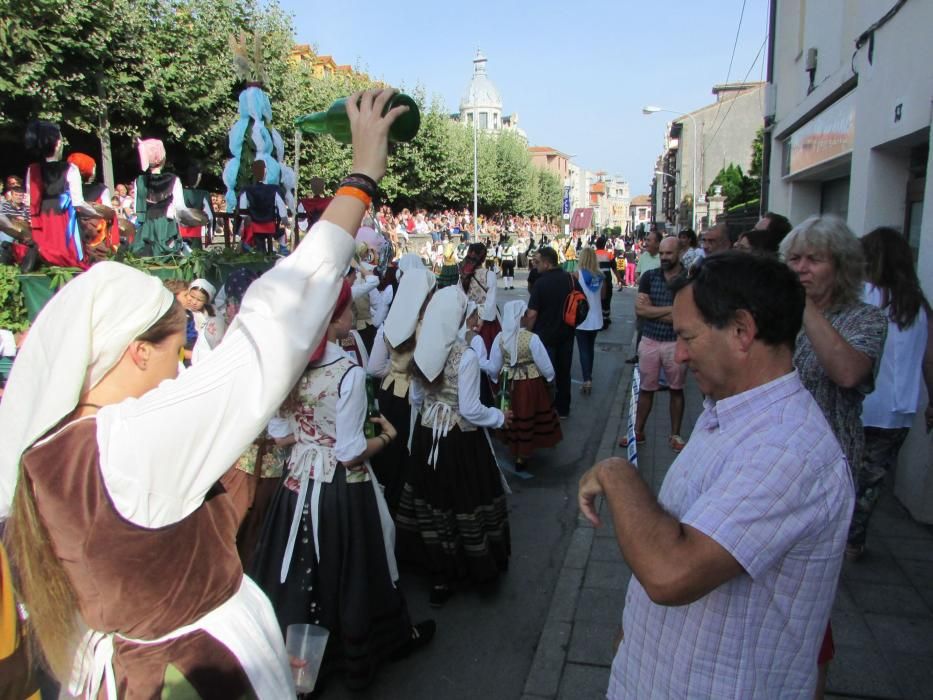 Fiestas del bollo en La Guía, Llanes