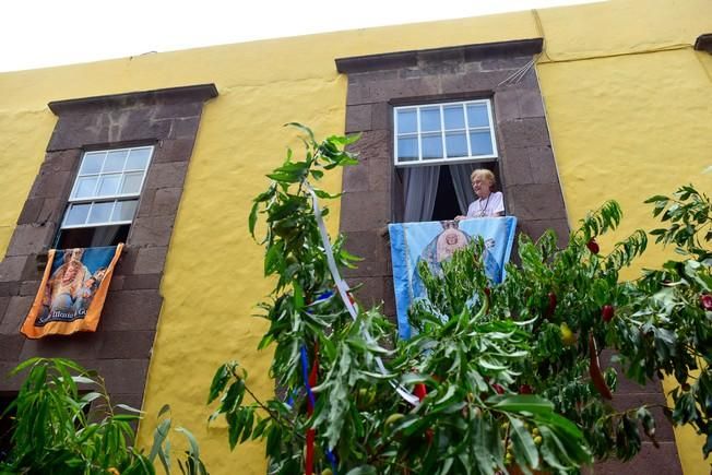 Procesion y Romeria por las Fiestas de las ...