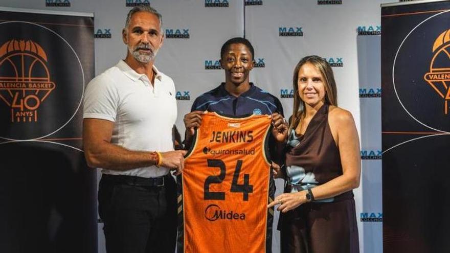 Alisia Jenkins: "Tengo que creer en mí misma, lanzar y hacer lo que sé, rebotear, defender"