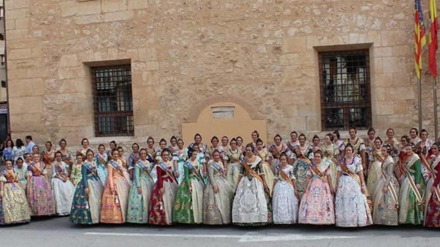 Llíria acoge el homenaje a las falleras mayores de la Comunitat Valenciana