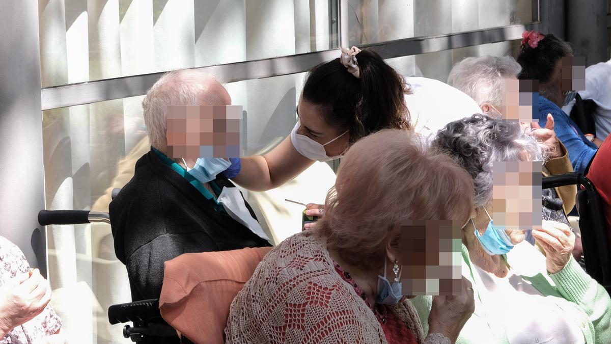 Ancianos en una residencia de la provincia, en una imagen reciente