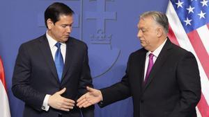 Rubio tanca la gira europea a Hongria desitjant "èxit" a Orbán en les eleccions