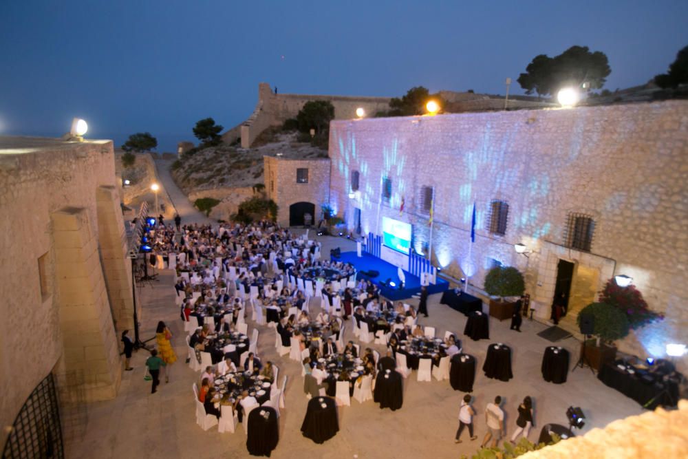 La I Gala de Premios UEPAL escenifica la unidad empresarial de Alicante