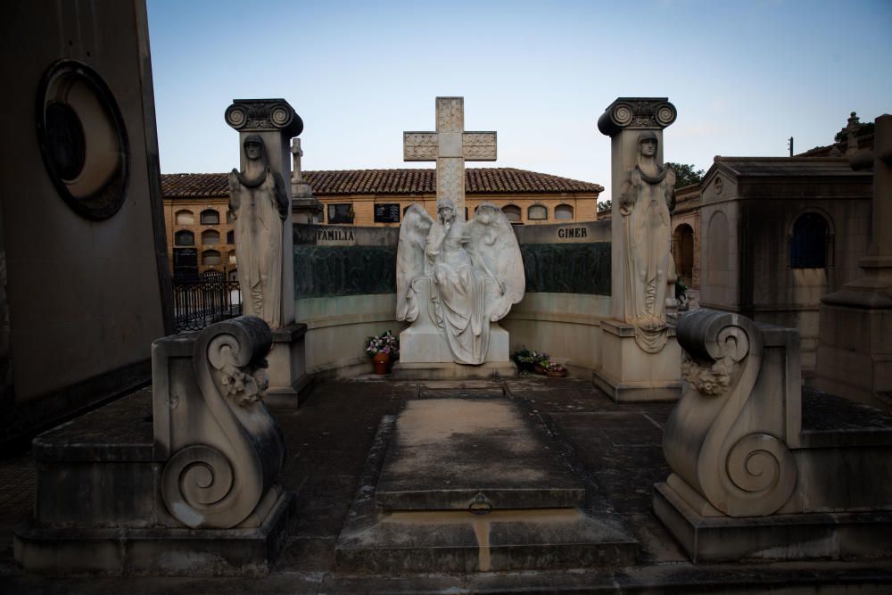 Todos los Santos: Tumbas y panteones de ilustres en el Cementerio General de València