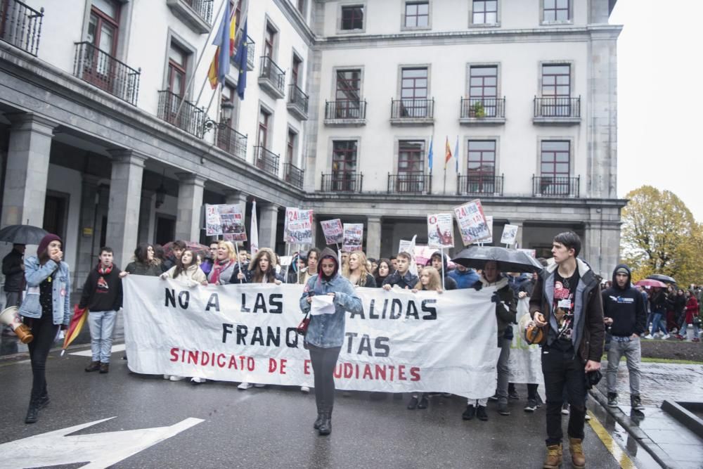 Manifestación contra la LOMCE en Oviedo