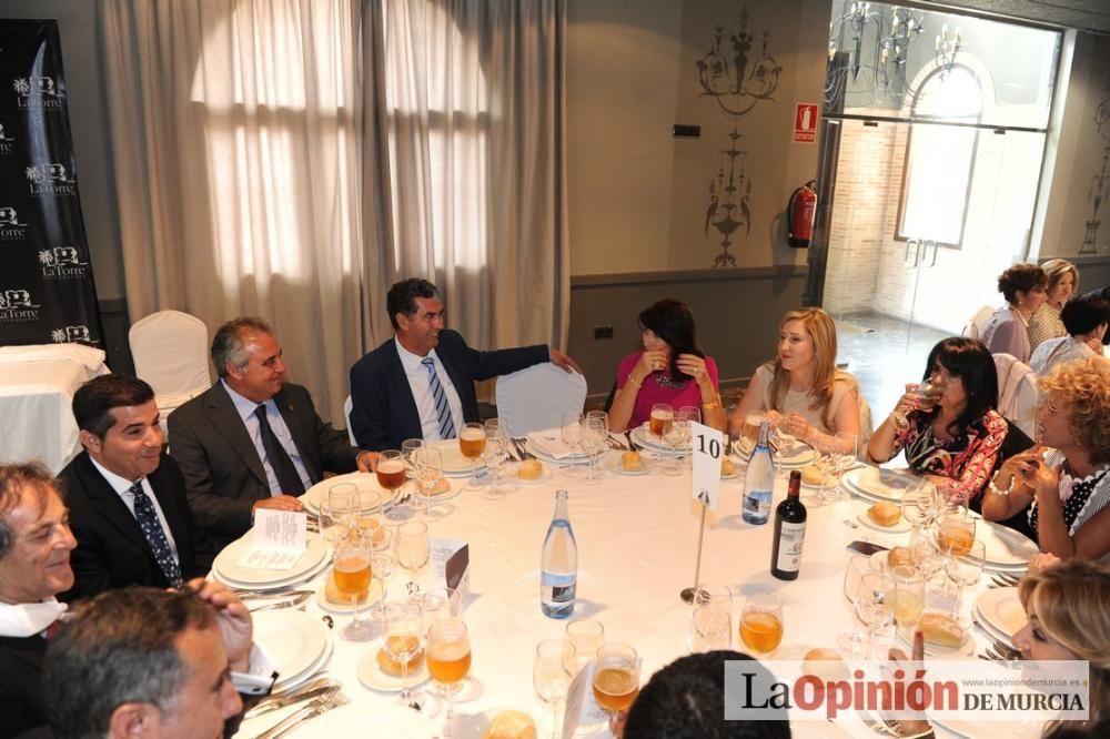 Comida de Gran Pez y Doña Sardina