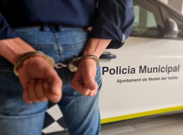 Uno de los detenidos por la Policía Municipal de Mollet del Vallès