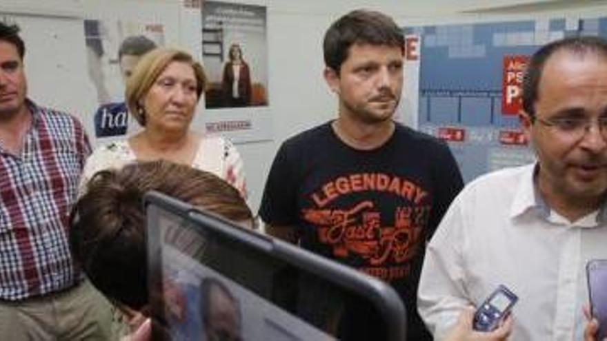 Cargos socialistas exigen a Puig que se distancie de Oltra y que deje la secretaría del PSPV