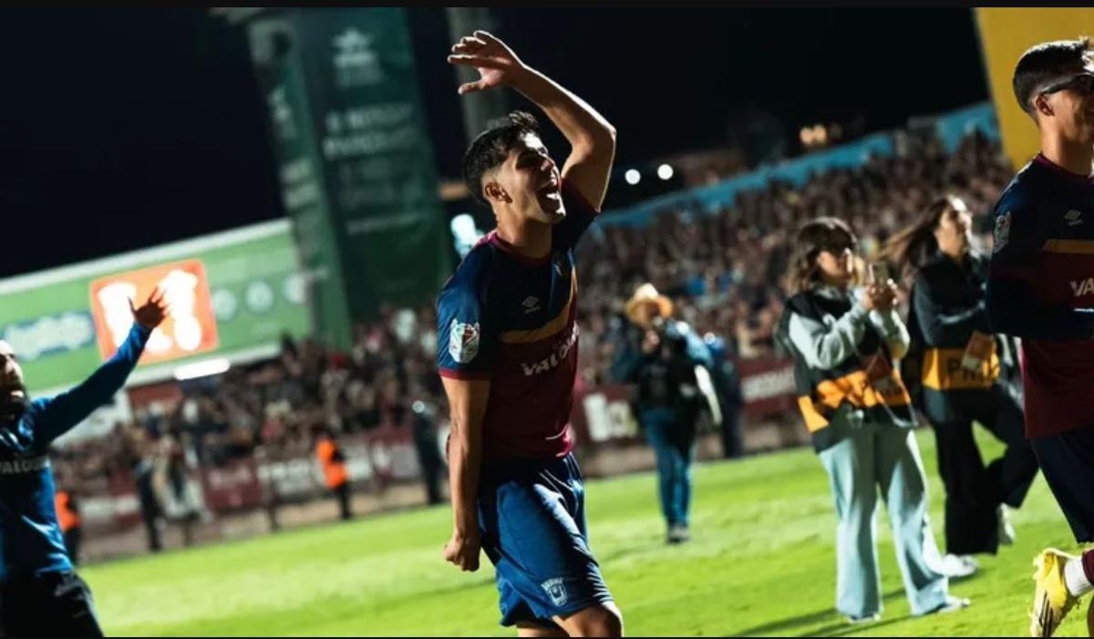 El Alicantino Alejandro Alfaro Cascales celebra el pase a la final de la Copa de Portugal (Taça).