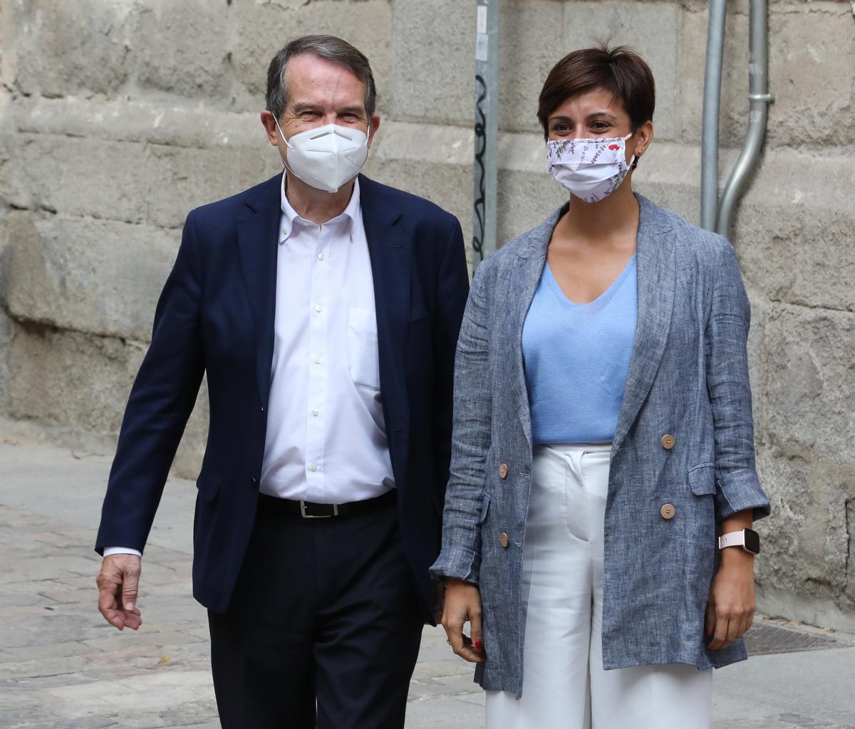 Isabel Rodríguez, junto a Abel Caballero antes de la reunión de la FEMP.