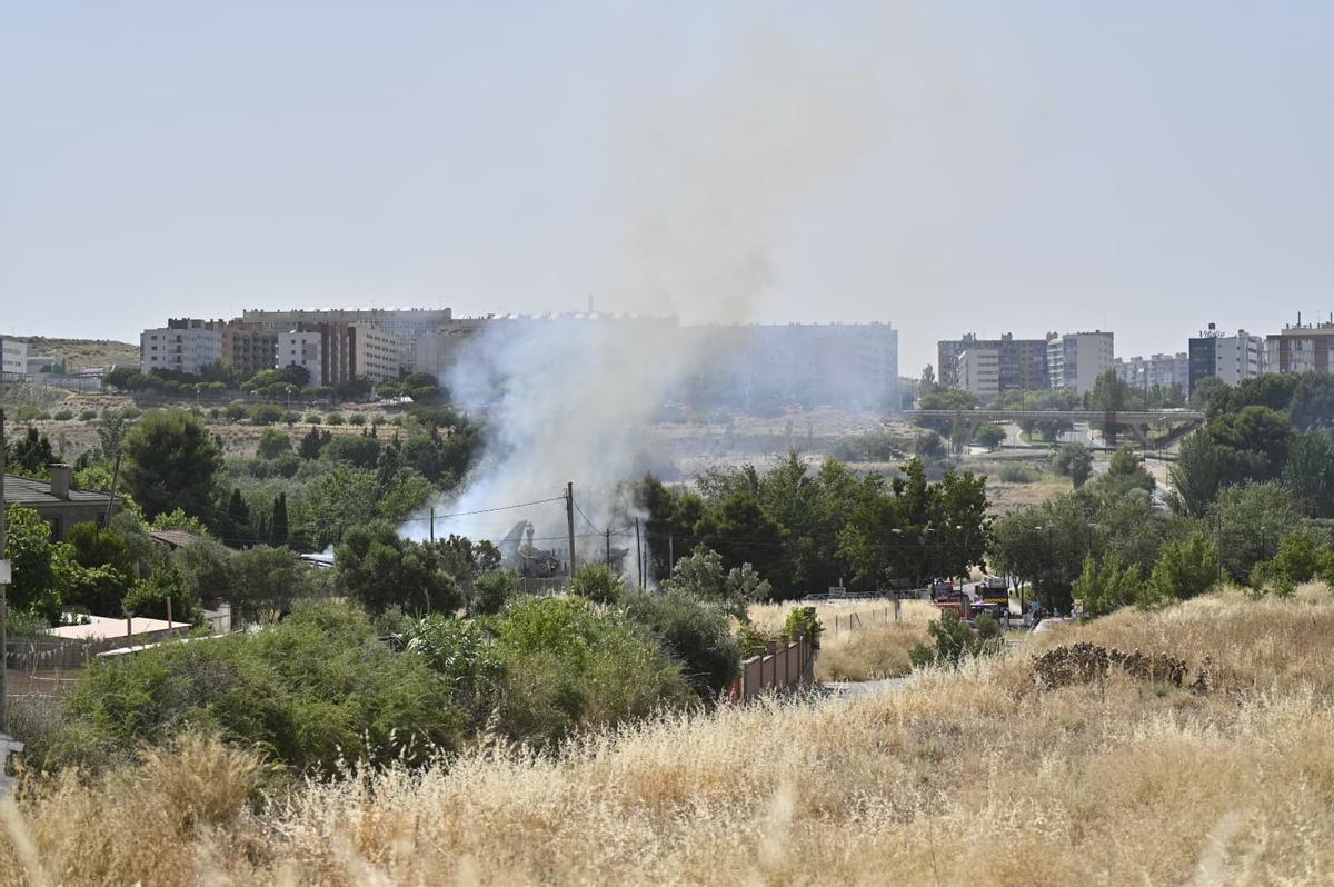 En imágenes | Un incendio calcina el restaurante La Junquera de Zaragoza