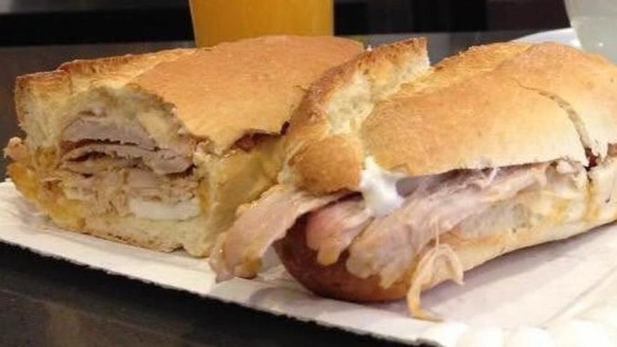El bocadillo de pata que conquista Las Palmas de Gran Canaria se sirve en esta cafetería