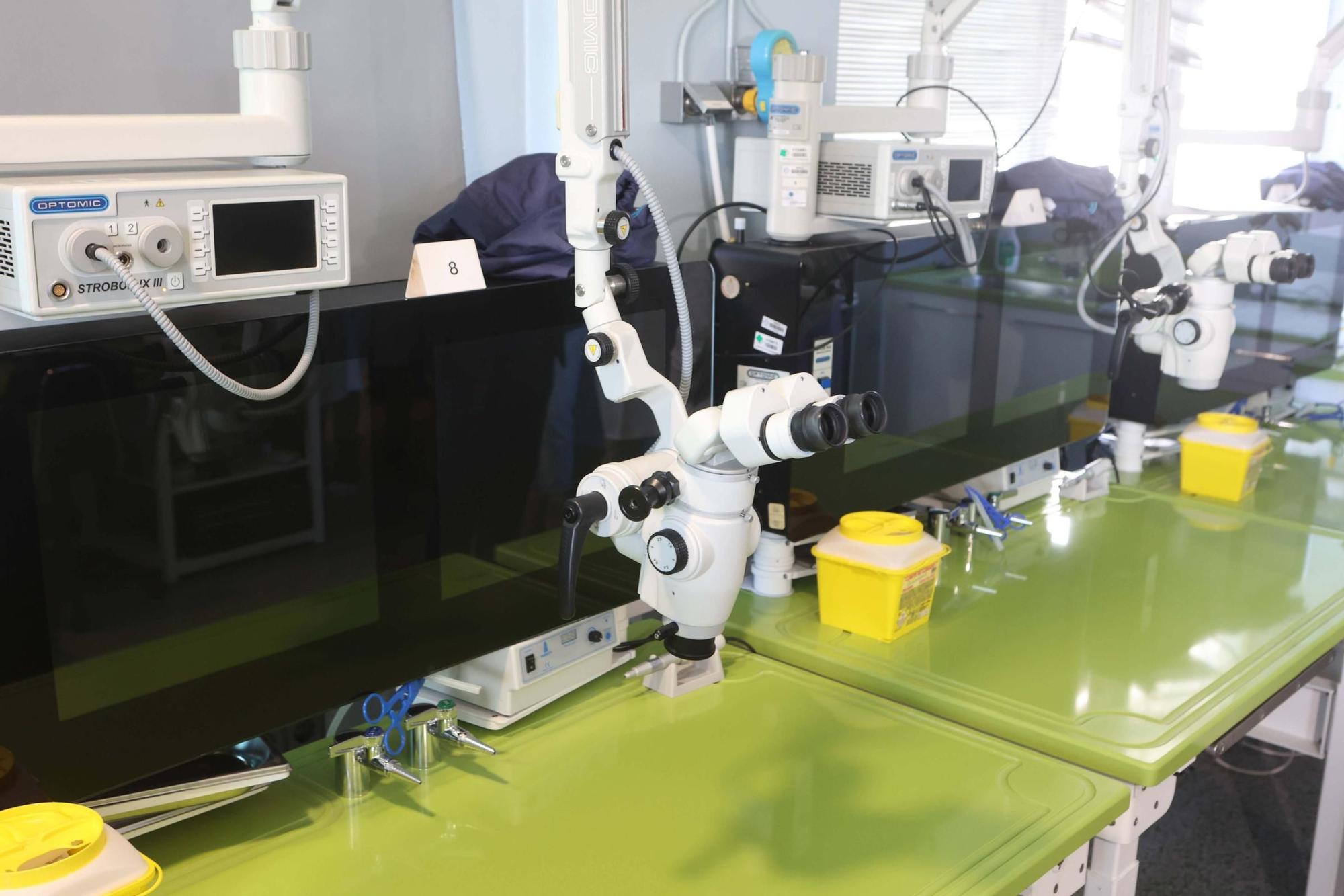 El conselleiro de Sanidade visita el Instituto de Investigación Biomédica de A Coruña