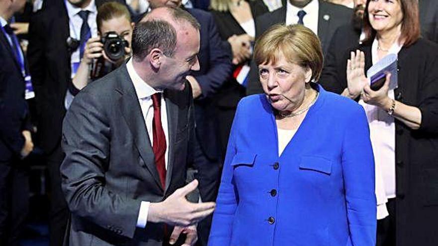 El candidat dels populars europeus a les eleccions, Manfred Weber, ahir en un acte amb la cancellera alemanya, Angela Merkel