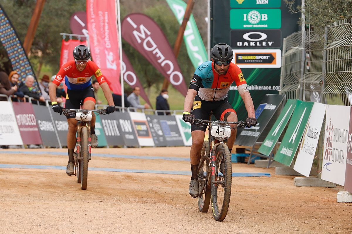 Las imágenes de la espectacular etapa de la Andalucía Bike Race