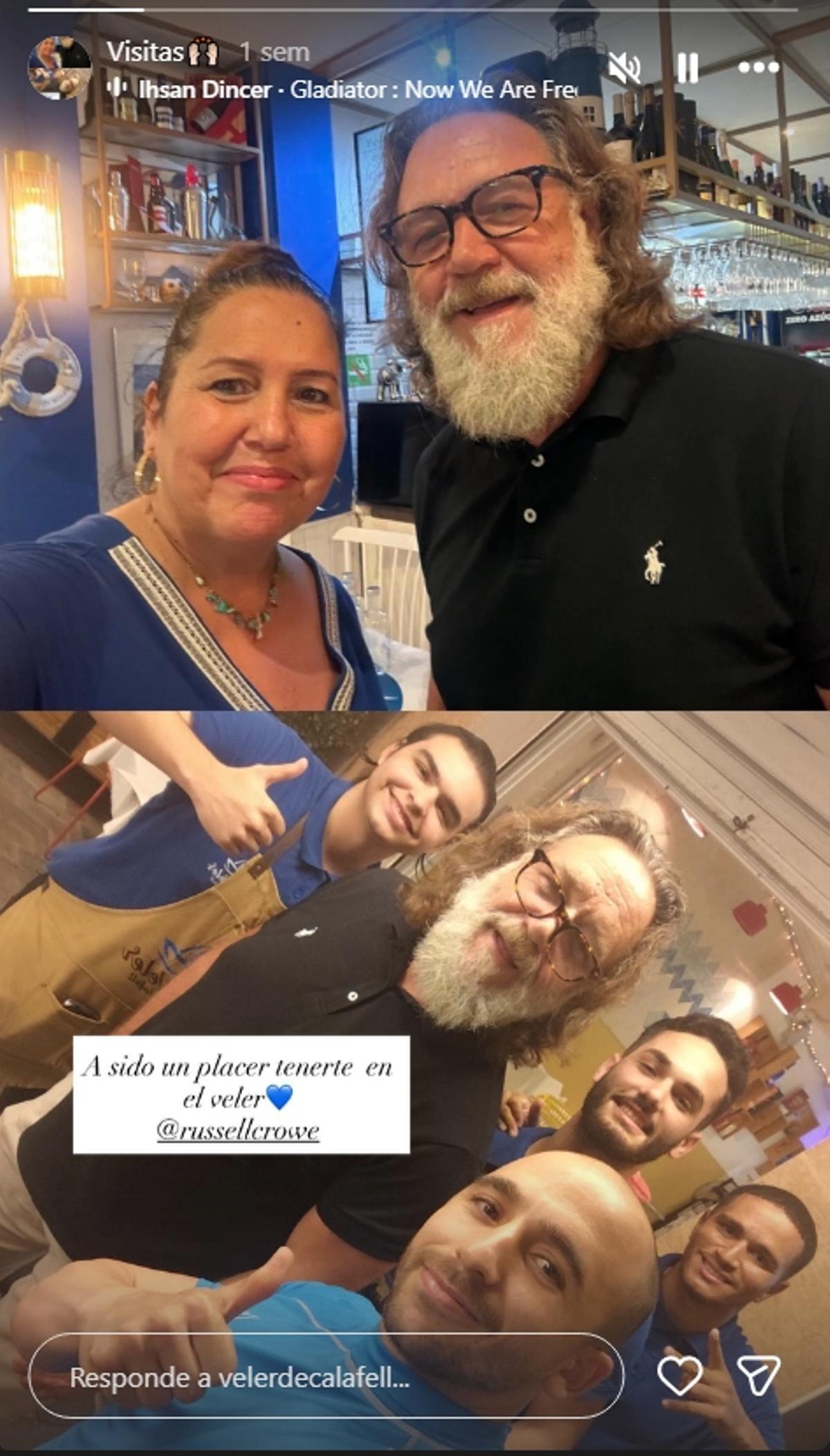 El actor Russell Crowe con el personal del restaurante El Veler de Calafell.