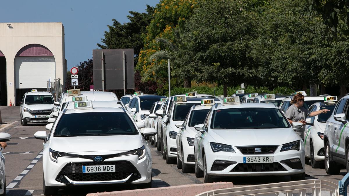 Colapso en el aeropuerto de Ibiza