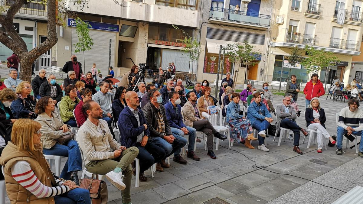 Miembros del equipo de gobierno, durante el acto.