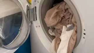 El truco para secar la ropa dentro de la lavadora: solo necesitas esto