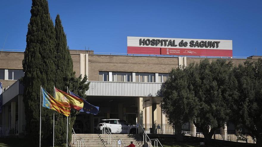 Sagunt: El Hospital enseña a padres de niños con enfermedades crónicas a actuar en caso de emergencia