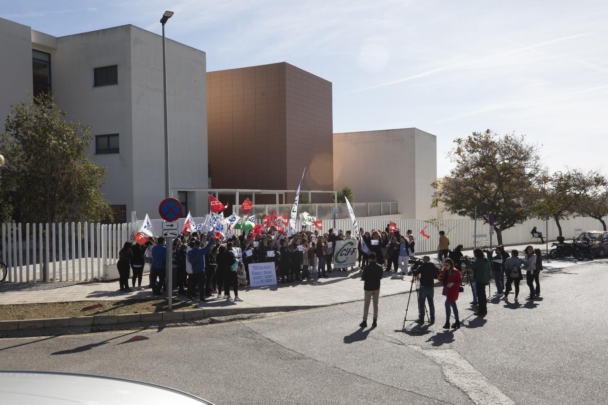 Los trabajadores de las residencias del Govern en Ibiza claman por un aumento de sueldo