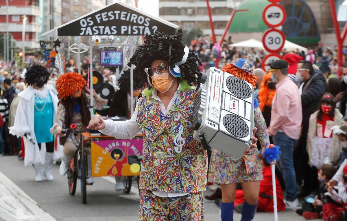 Entroido en Vigo: el desfile de la alegría tras dos años de COVID