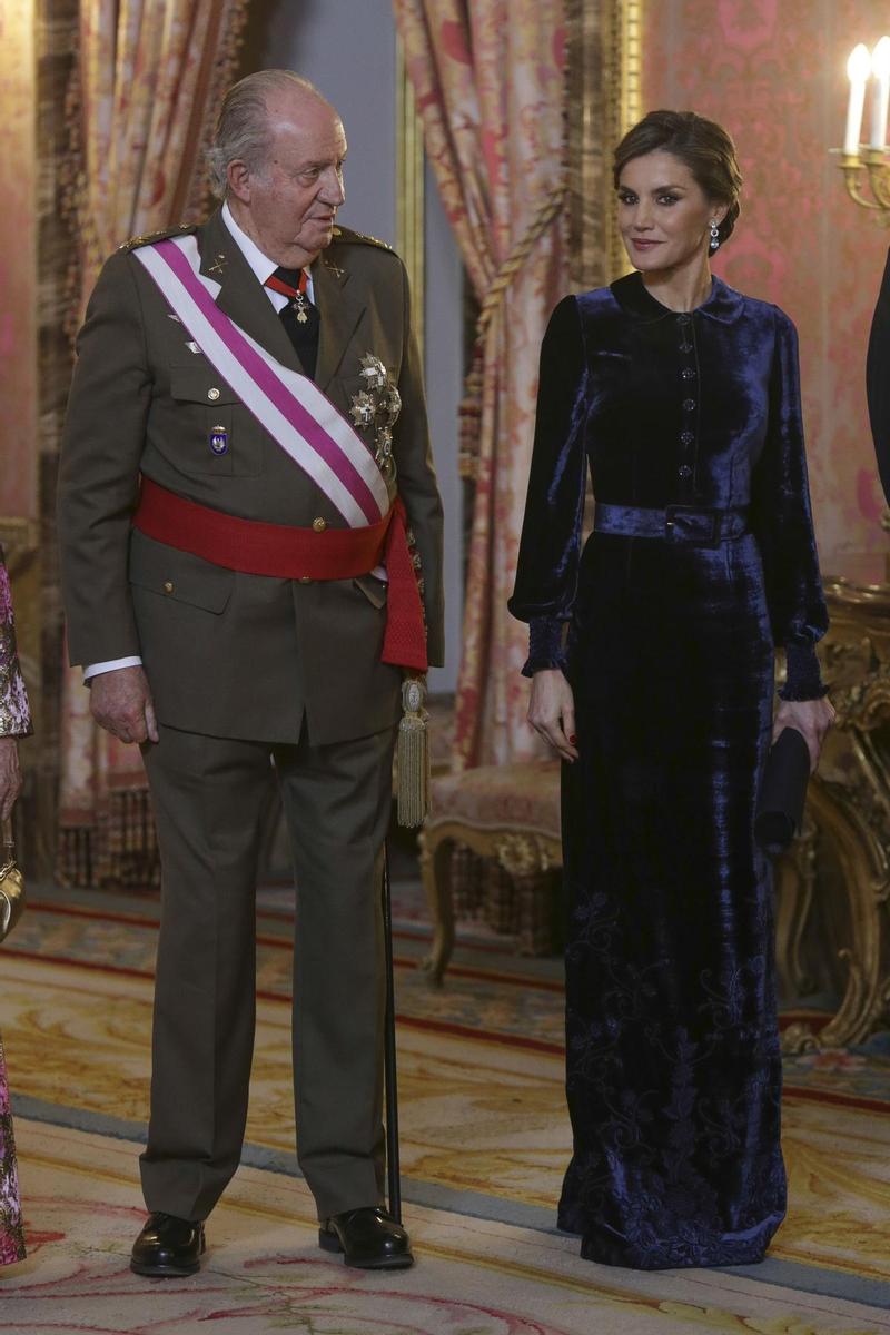 Don Juan Carlos y Doña Letizia en la recepción por la Pascua Militar