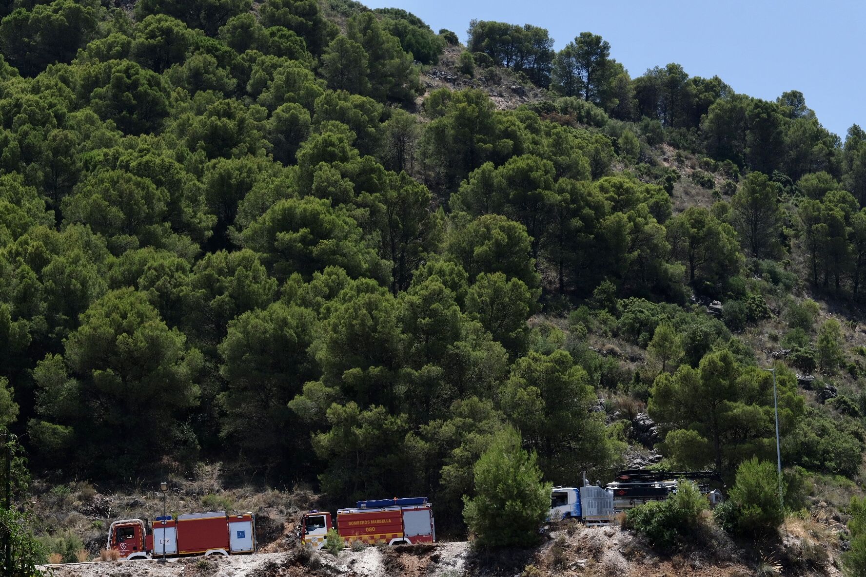 Zona de Pinos de Alhaurín, donde se concentran los medios aéreos para estabilizar el incendio.