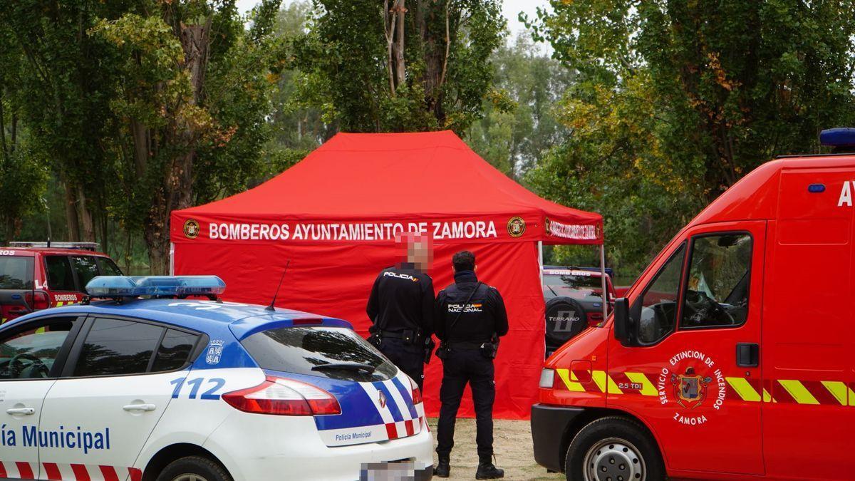 Operativo de rescate del cuerpo de un hombre en el río Duero (Zamora).