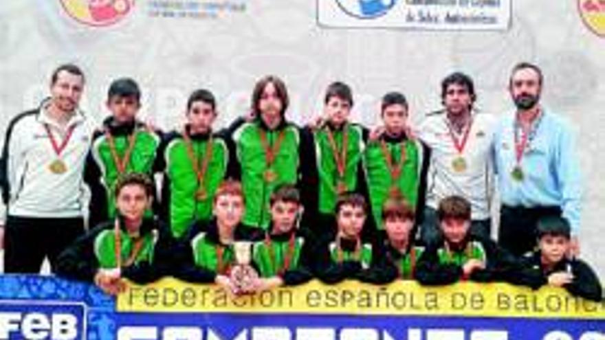 Los tres ascensos de categoría esperanzan al baloncesto regional