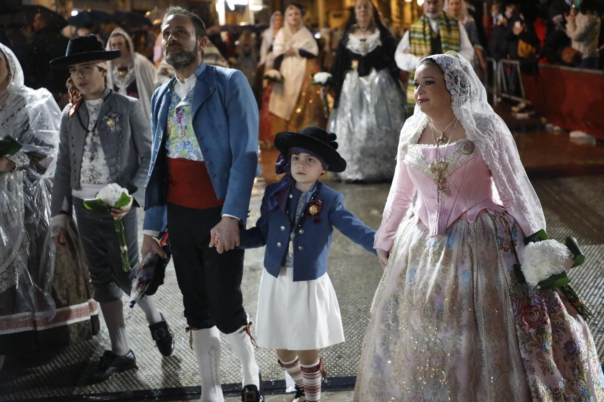 Búscate en el primer día de ofrenda por la calle de la Quart (entre las 19:00 a las 20:00 horas)