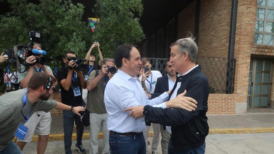 El PSPV cree que Feijóo vuelve "ningunear" a Llorca al no proclamarlo como candidato: "En Génova no se fían de él"