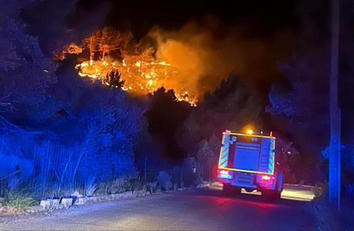 Die Flammen im Gebiet von Alconàsser.