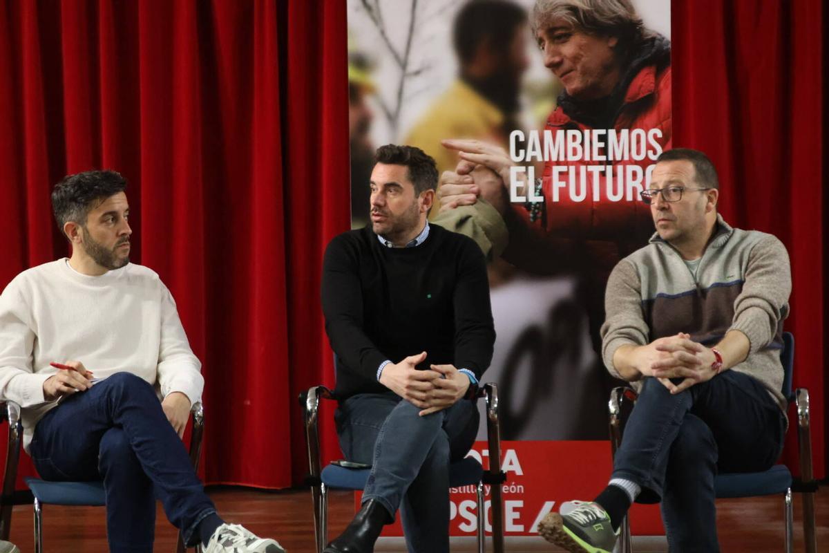 PSOE: "A la hora de meter una papeleta en una urna se vota muchas veces con el corazón; lo que nosotros pedimos a la gente es que vote con cabeza".