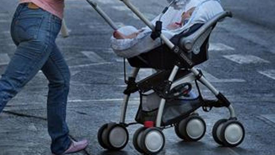 Alertan sobre la peligrosidad de diez modelos de sillas de paseo para niños